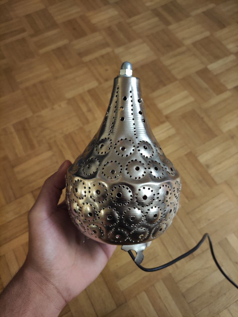 Handgemachte orientalische Metalllampe in Silber - einzigartiges Design